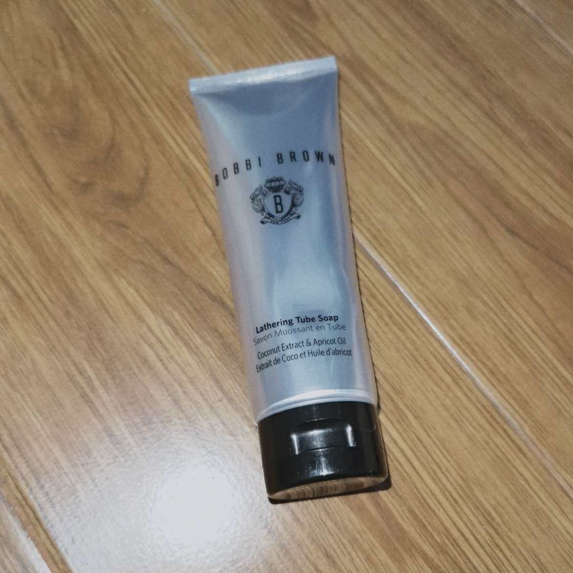波比布朗椰子洁面容量125ml  价格是40美金 这款洁面非