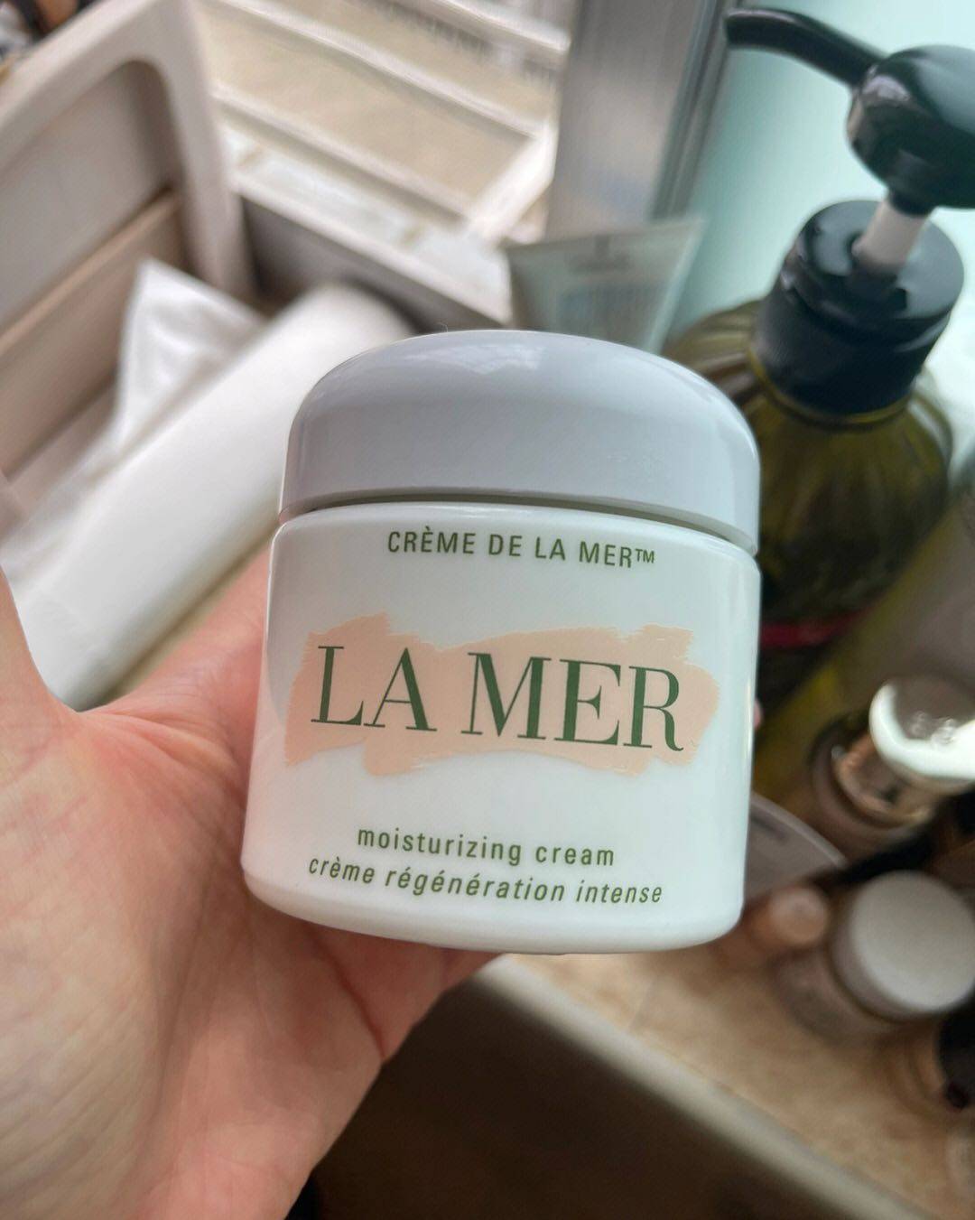 Lamer这款经典面霜有多牛就不用我多说了吧，我最近脸上有点