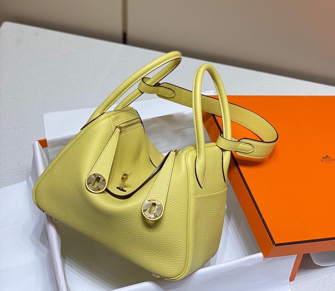 𝑯𝒆𝒓𝒎𝒆𝒔 𝑳𝒊𝒏𝒅𝒚  小鸡黄🐤