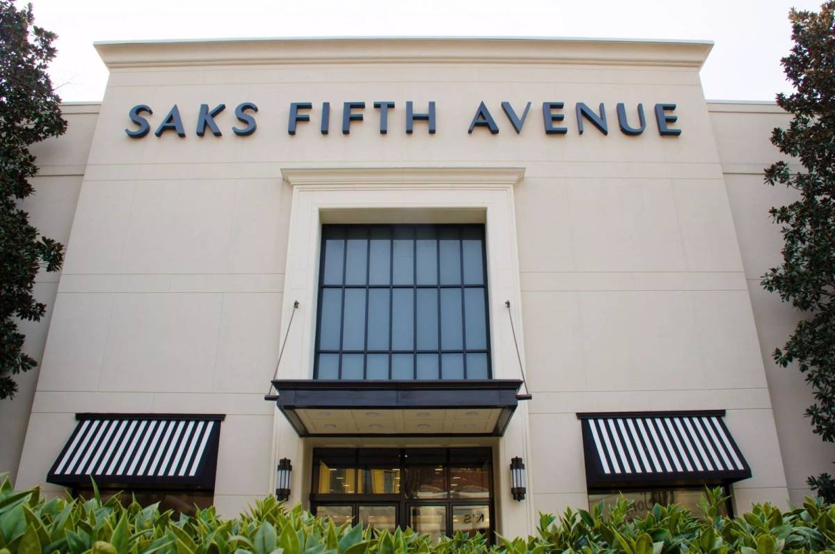 这个是出行前计划好了，saks网购直接发到途中酒店的包裹（我