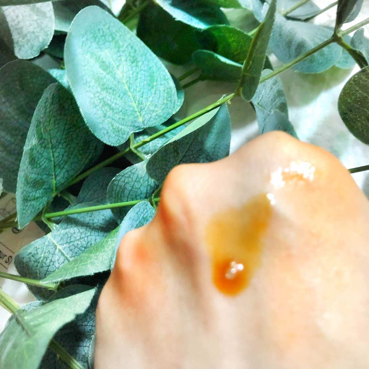夏日肌肤想要最简单粗暴的方法就是使用VC类产品，搭配“早C晚