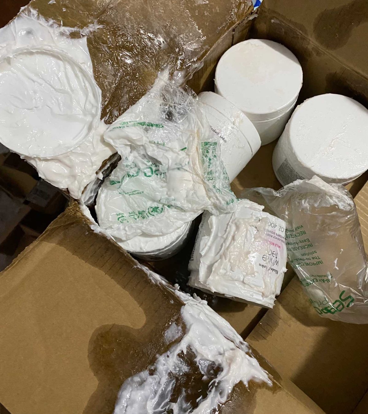 前段时间亚马逊prime会员活动买了一些东西，亚马逊发货后就