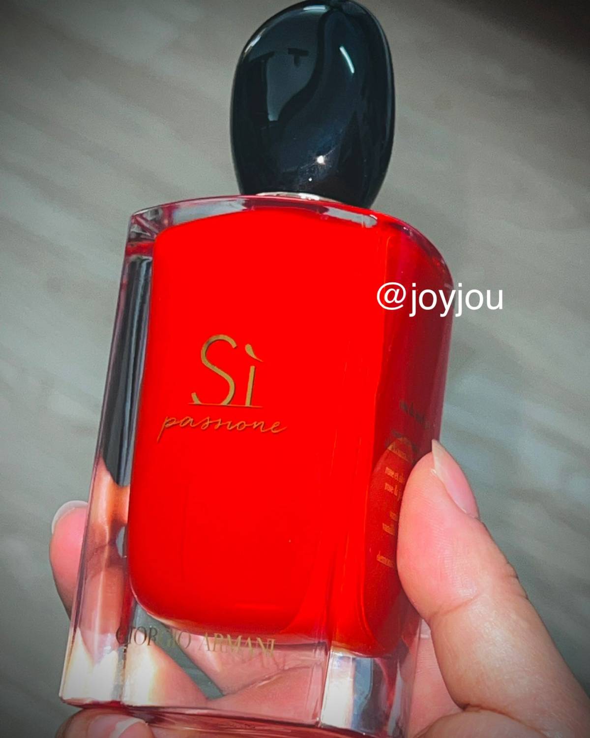 说起好看的怎么能不想到我新入手海淘的阿玛尼挚爱浓情香水呢～❤