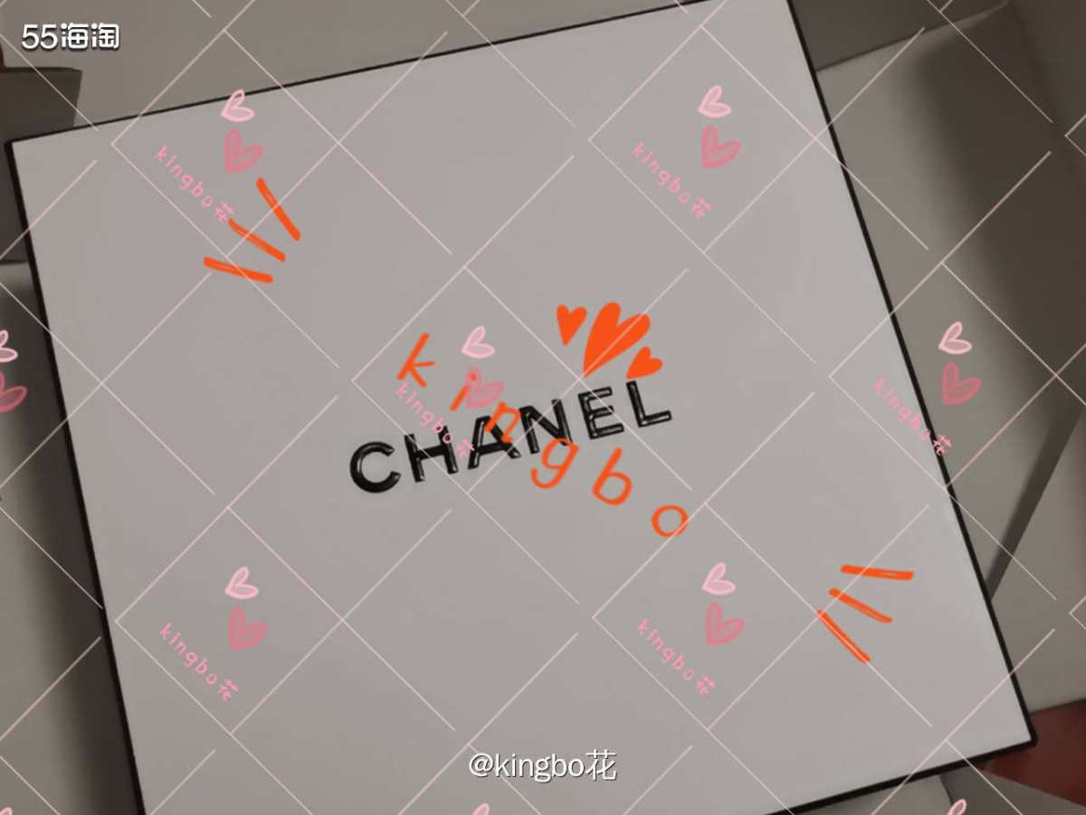 🔴吃火锅不掉色的chanel双头唇釉开箱，包装还是挺好的 