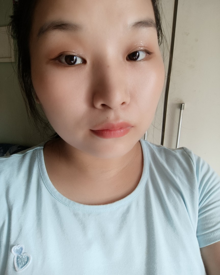 最开始知道这个品牌是一个妹妹的，她问我可不可以买到，这个真的
