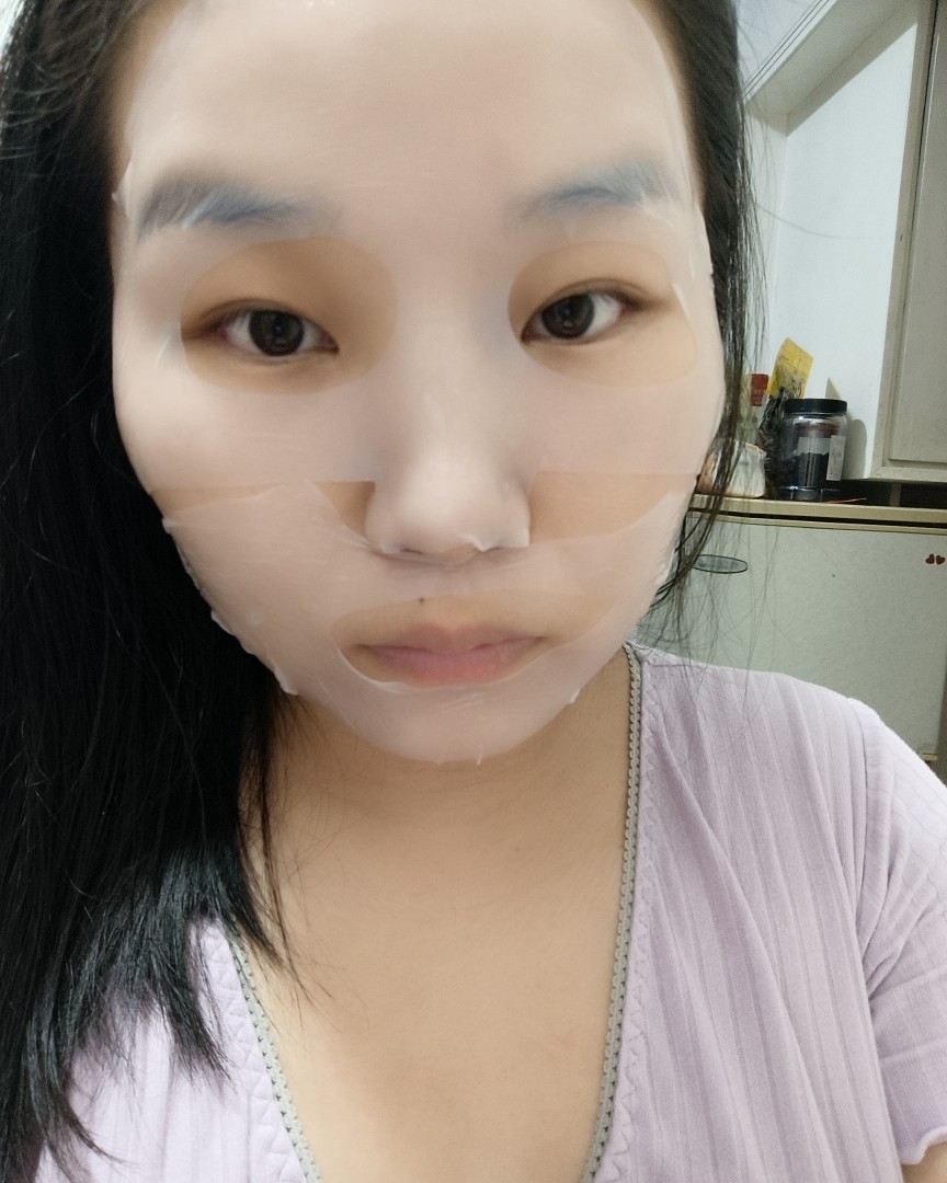 护肤我是认真的，即使现在每天忙的不行，偶尔也要敷敷面膜拯救一