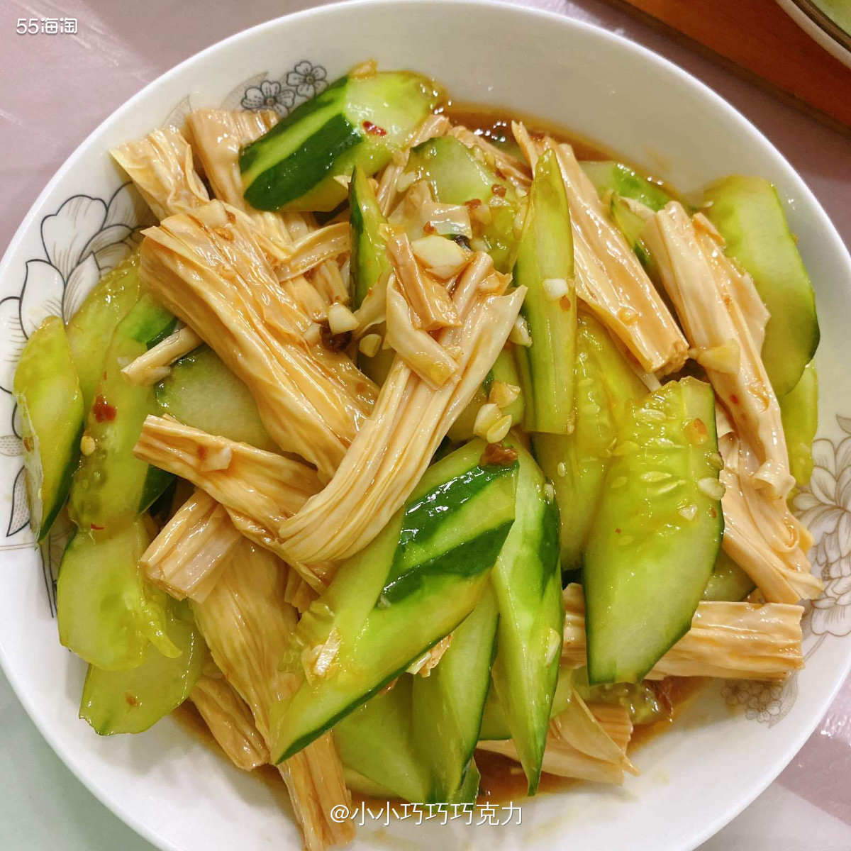 小厨娘的今日菜单： 🍎清蒸鲈🍎烧鸡公火锅 🍎清炒丝瓜鸡