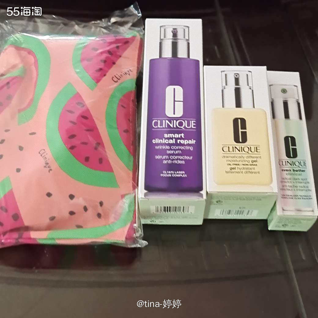 我真的忘记我为什么还买了倩碧的精华😓明明家里还有一大堆镭射