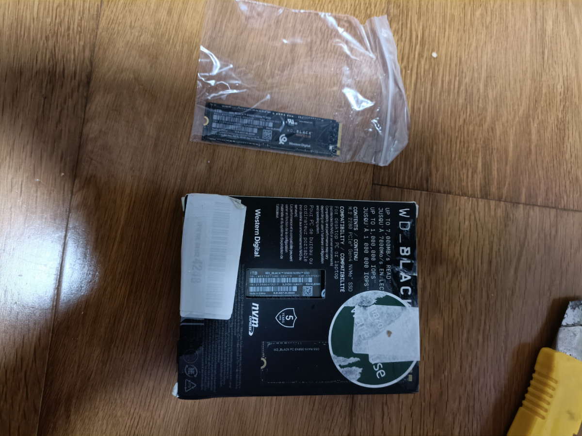 西部数据SN850固态硬盘，西部数据旗下的首款PCIe4.0