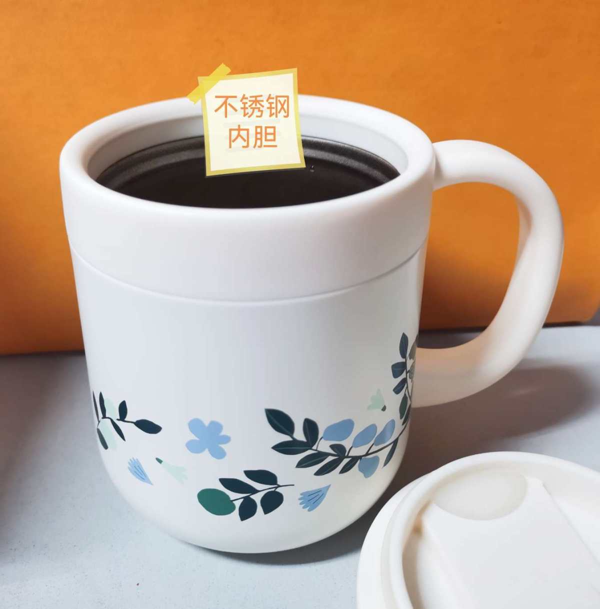 我喝水常用的是afternoon tea的这款杯子，它办公室