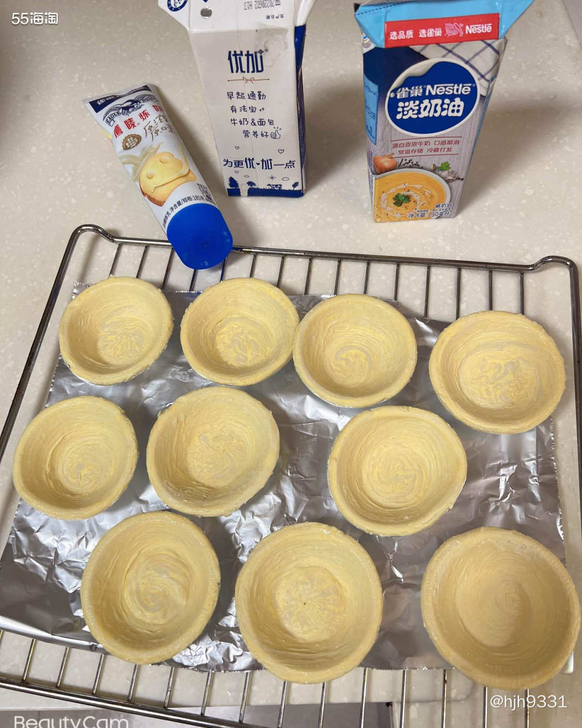 民以食为天！ 今天早上的早餐就是牛肉饼汉堡，当然牛肉饼和面包