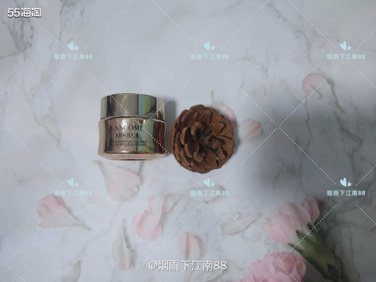 作为爱熬夜又年过中年的我，护肤类一般都以保湿抗老为主，个人认