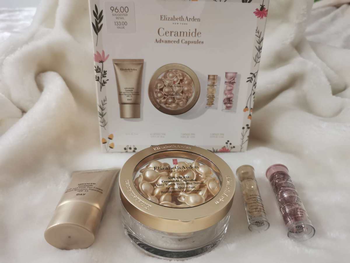 这两天，看到55推送雅顿。  Elizabeth Arden