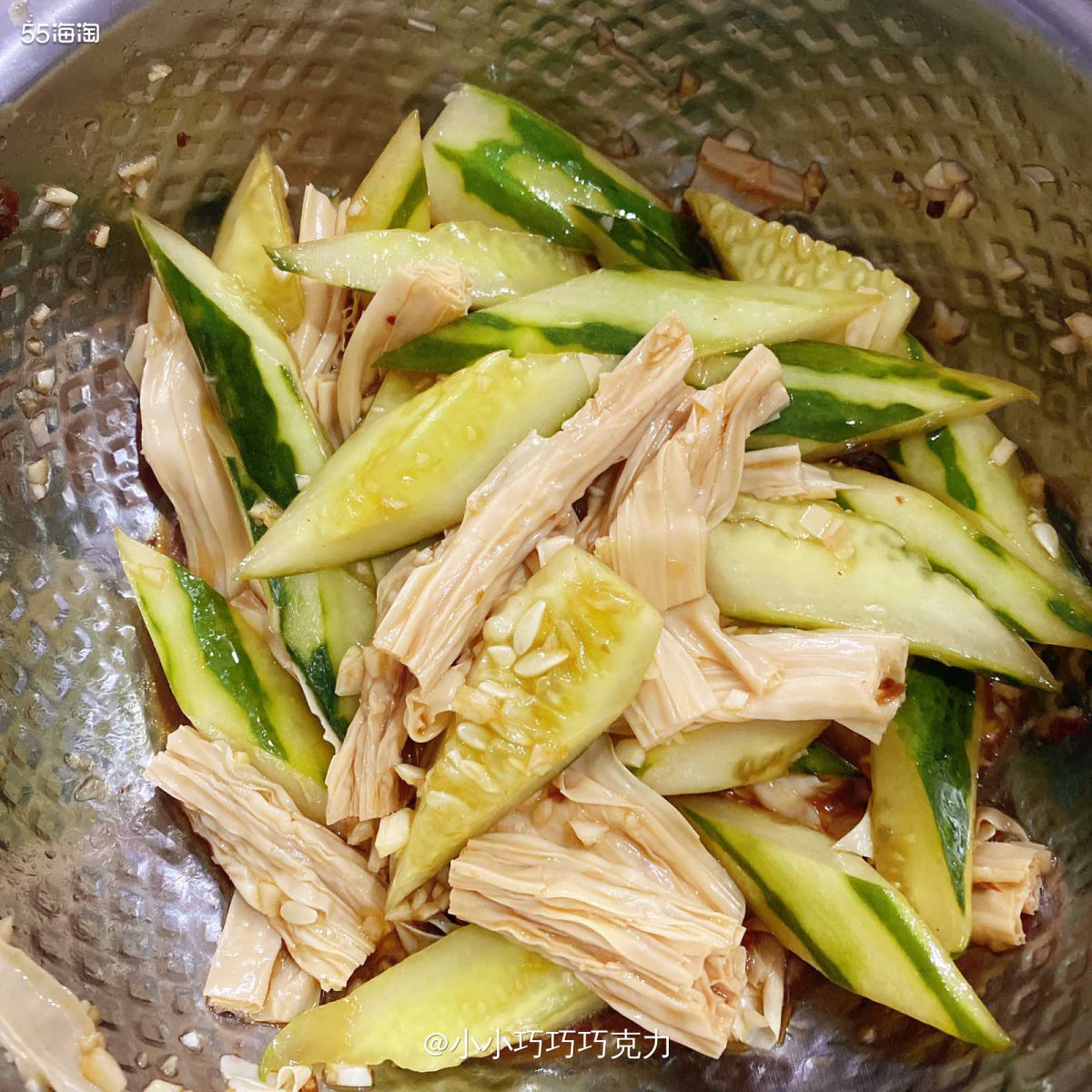 今天创城站岗一天，像个傻子一样坐在路边等待检查人员的光临，不