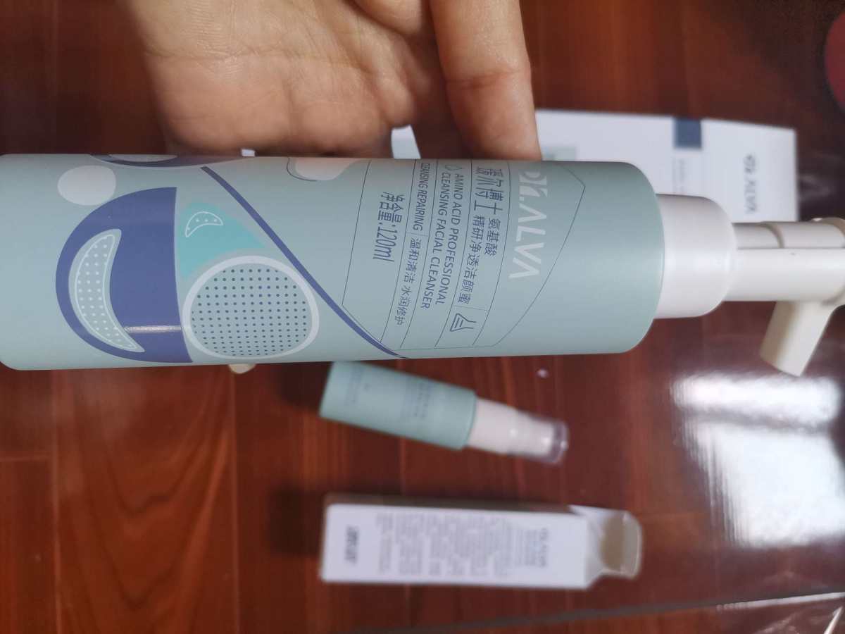 有了之前的经验，这是第二次在55海淘买东西。 我觉得这款洗面