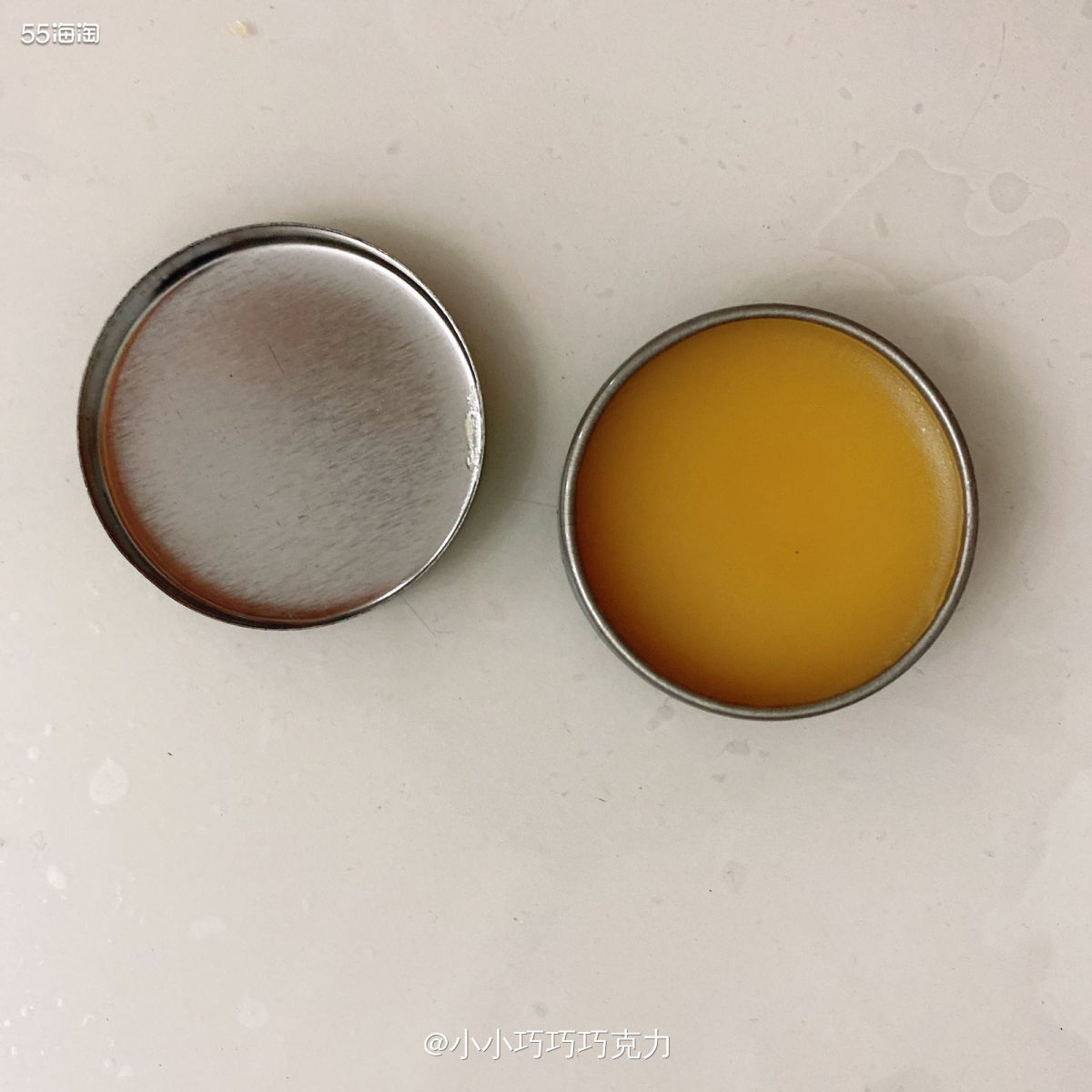 这个清凉油也是昨天我家先生单位发的，发了好几块，每次都是把这