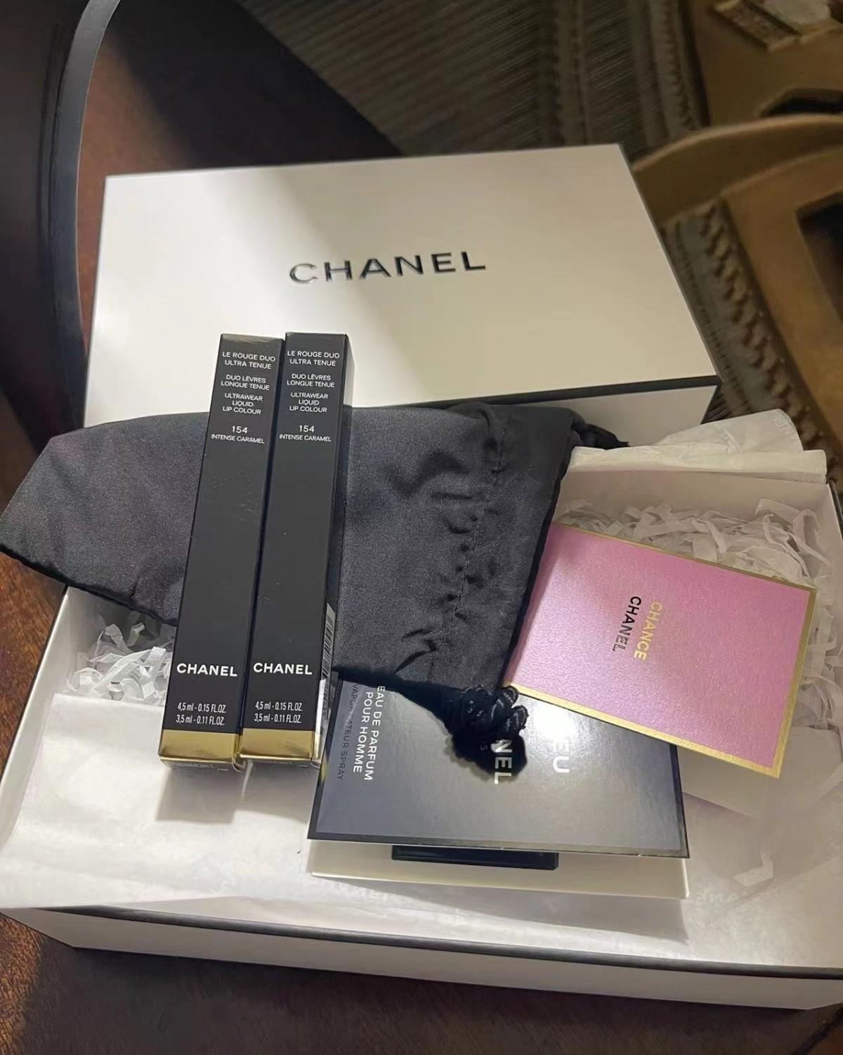 ♥第一次在chanel 香奈儿官网买了两只口红. 官网发货的