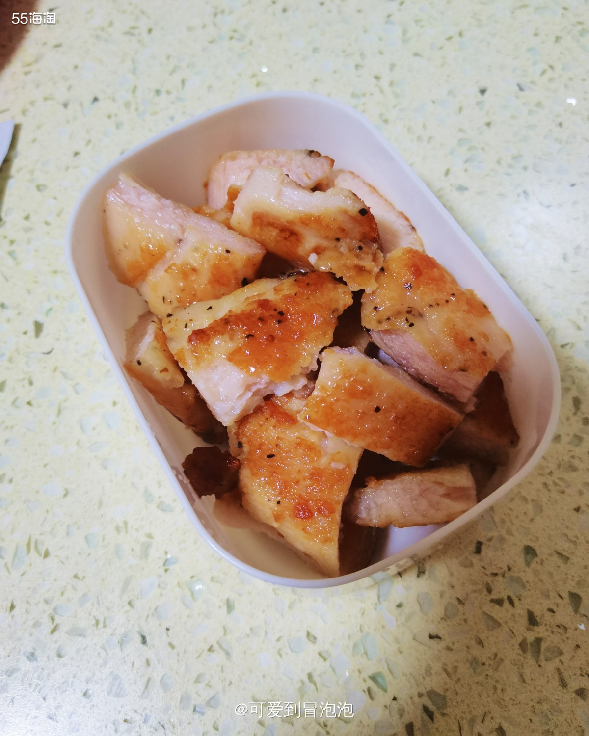 前不久通过55国内返利在淘宝买的小饭盒，今早为了加热鸡排，直