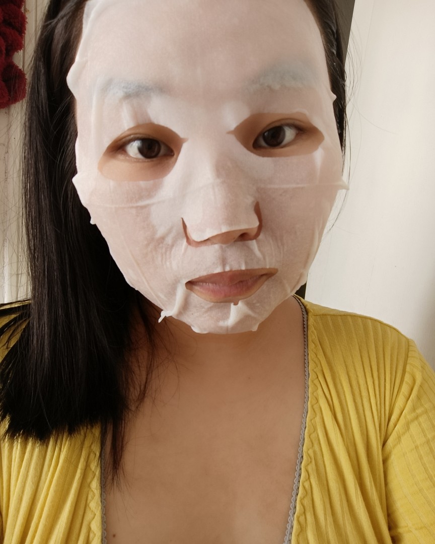 最近我皮肤状态不好，每天因为带娃熬夜，于是买了一些面膜来“拯