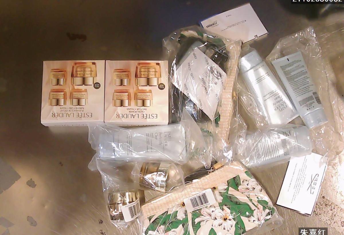 【预售ND美版在途】预售美版雅诗兰黛洗面奶 净莹润泽洁面霜1