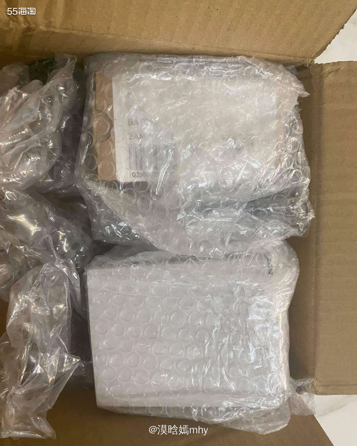 💐在上上周的时候跟同事讨论起香水这个事情还提到要控制买香水