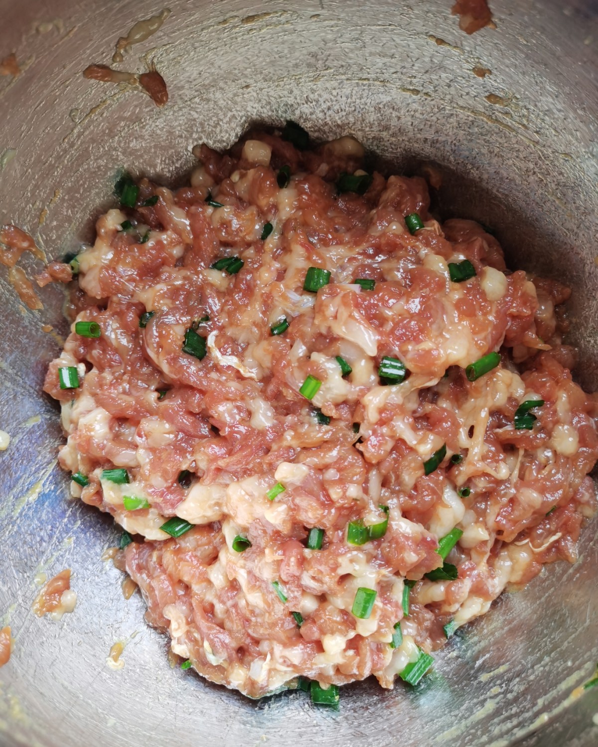 ✅闲来无事，娘俩包起来饺子，虽然说是第一次包饺子，但是还挺成