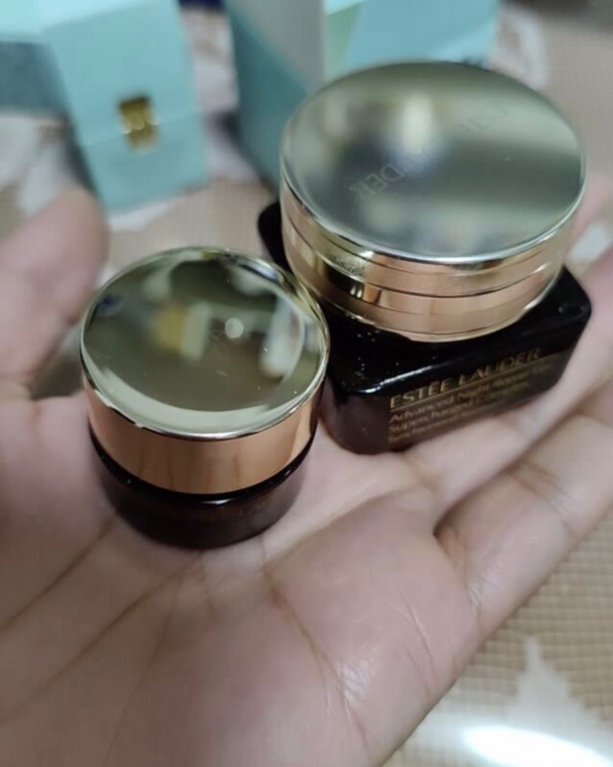 随着年龄的增长，眼周会慢慢出现很多的细微问题，所以不想一眼被