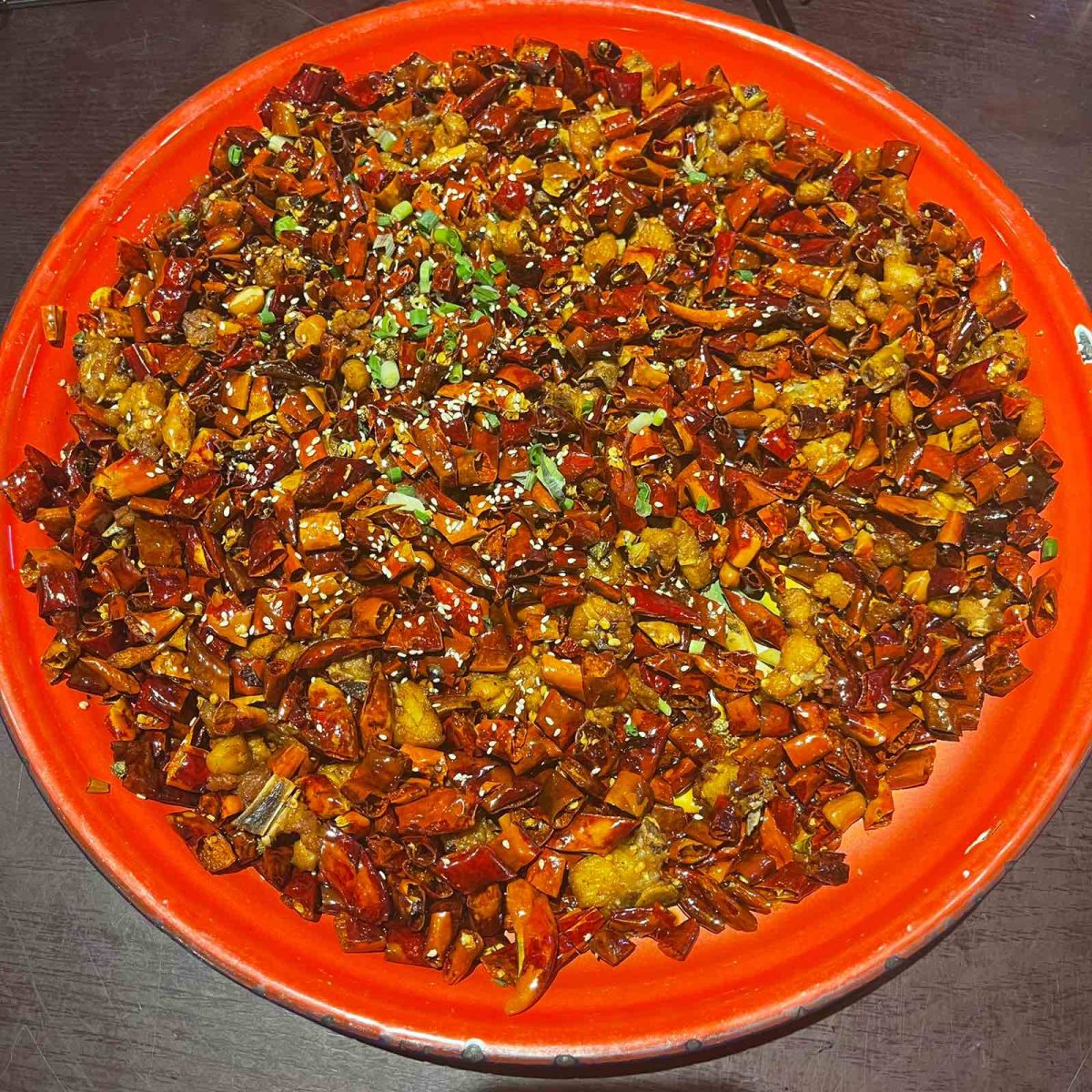 🌶️马伍旺是一家川菜馆 一直是以超大盘的辣子鸡出名。  �