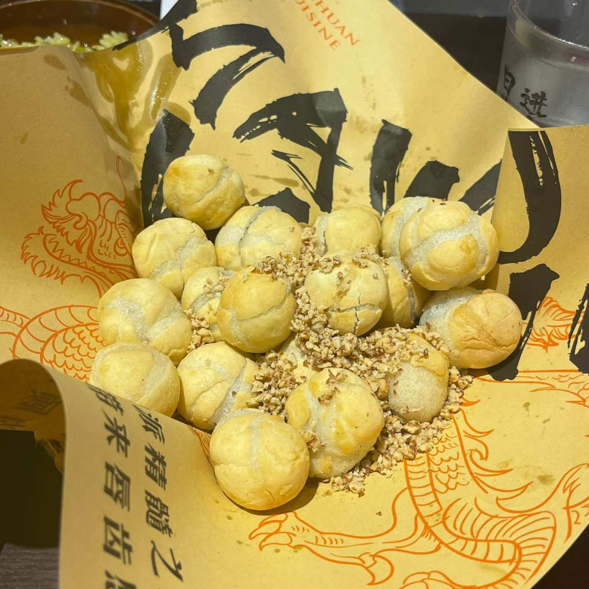 🌶️马伍旺是一家川菜馆 一直是以超大盘的辣子鸡出名。  �