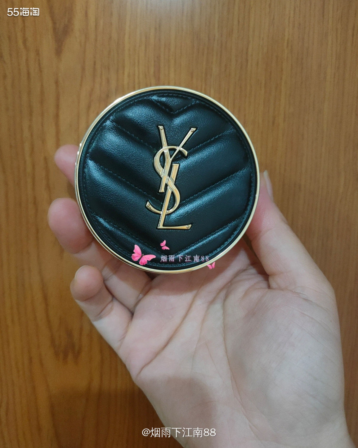 我其实平时一般喜欢粉底液之类，冬天喜欢用雅诗兰黛沁水粉底液或