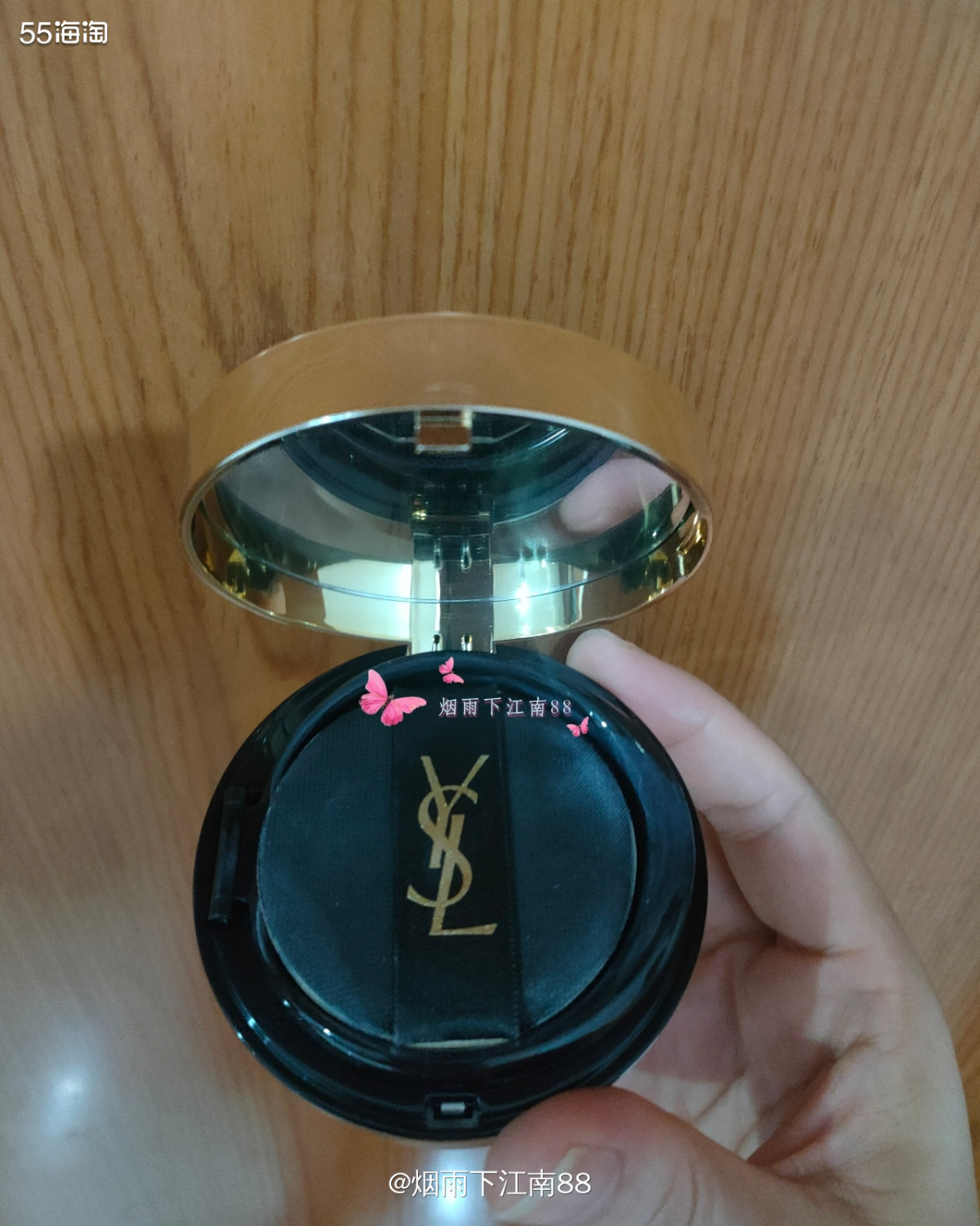 我其实平时一般喜欢粉底液之类，冬天喜欢用雅诗兰黛沁水粉底液或