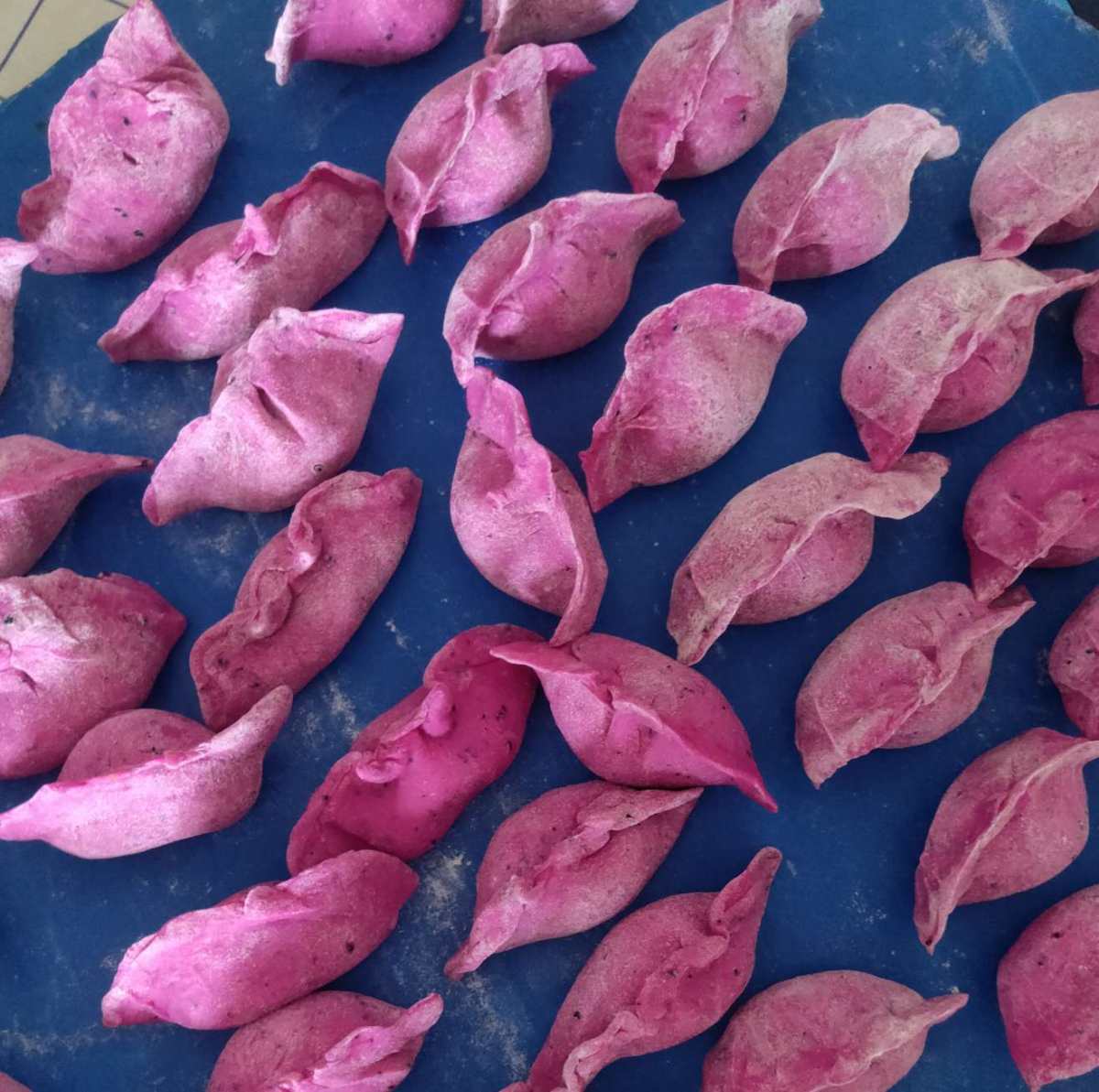 🥟饺子原名“娇耳”，汉族传统面食，起源于东汉，为张仲景所创