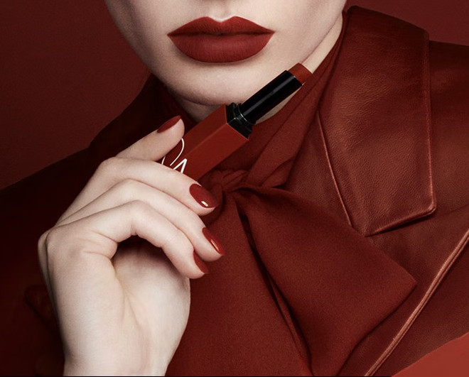 最近看到nars上新色号啦，感觉外包装还挺好看的，看起来很有