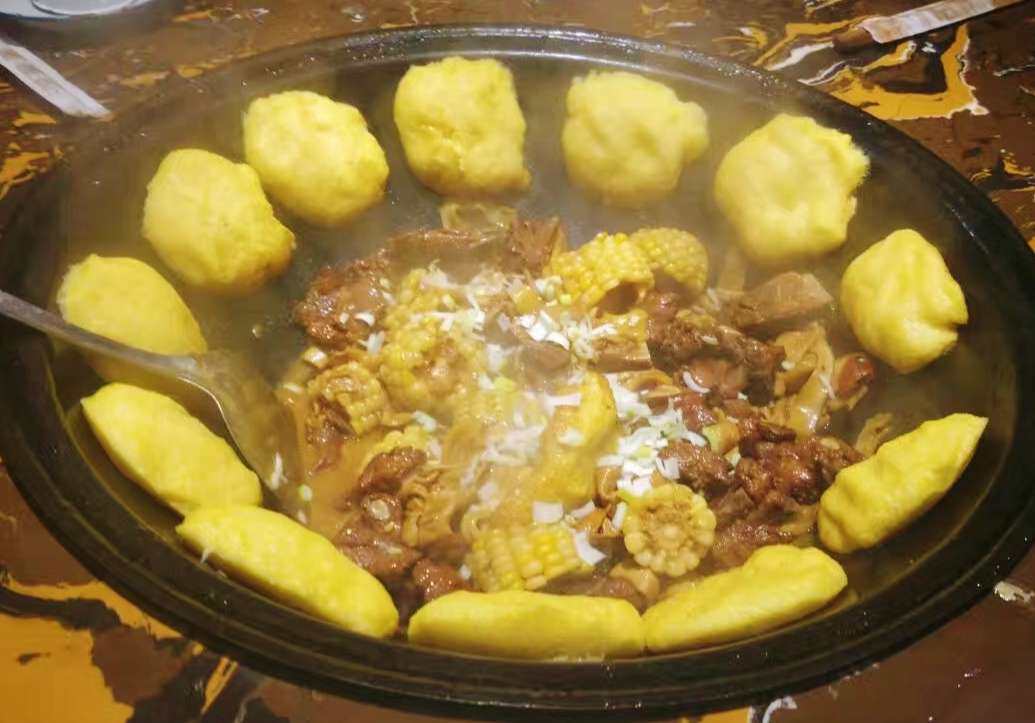 🍲入秋天凉了，比较适合吃点热乎的，给大家大锅台。大锅台又叫