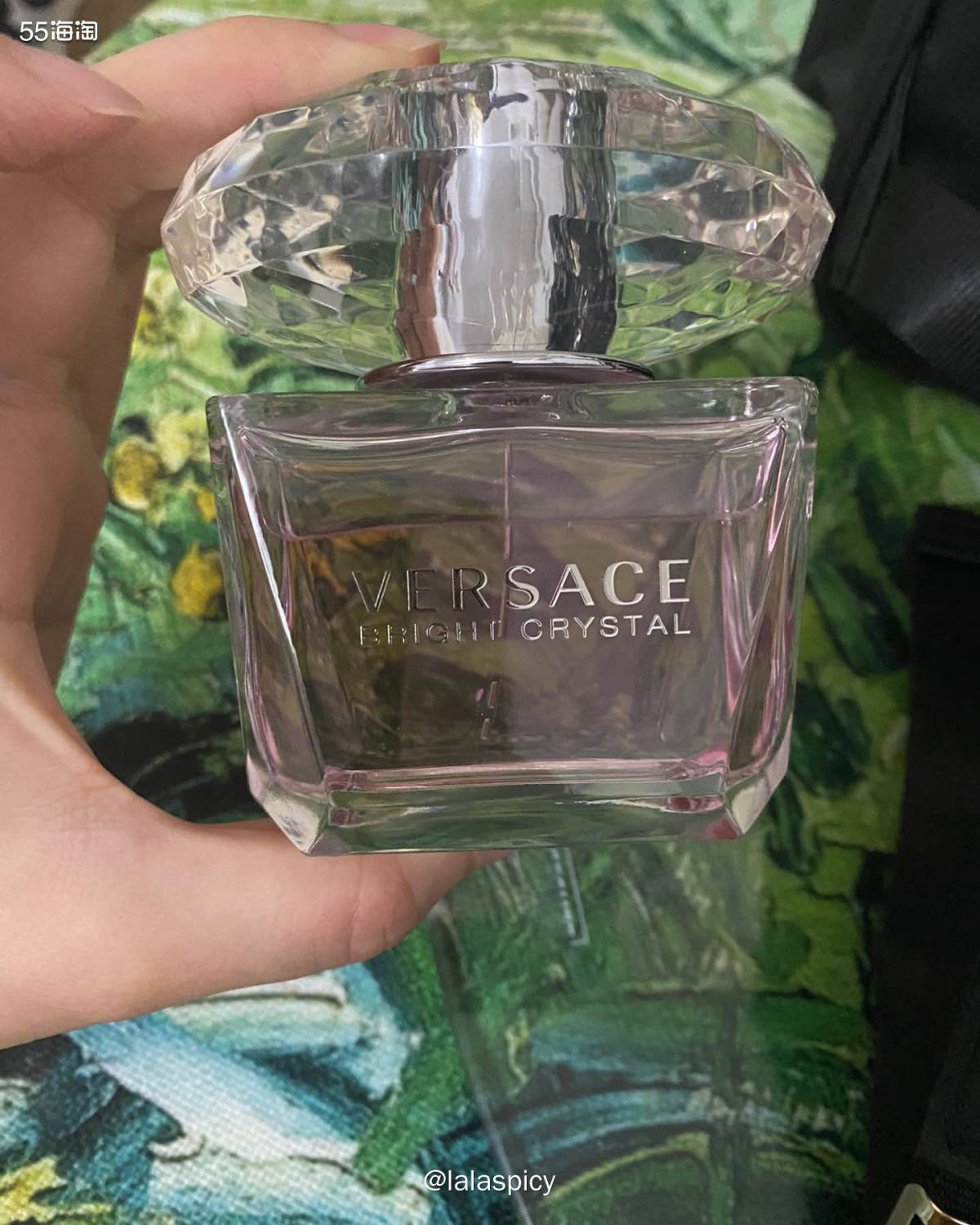 超级喜欢这个包包 拿到手还不错 防水材质 小巧适合日常背❗️