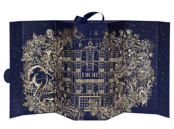 每年11月下旬开始，英国各地的大街小巷就开始逐渐充满圣诞节的