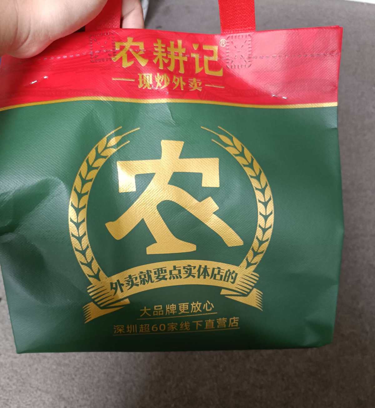 这几天真的非常非常忙和累，老公频繁出差，自己一个人在家带娃还
