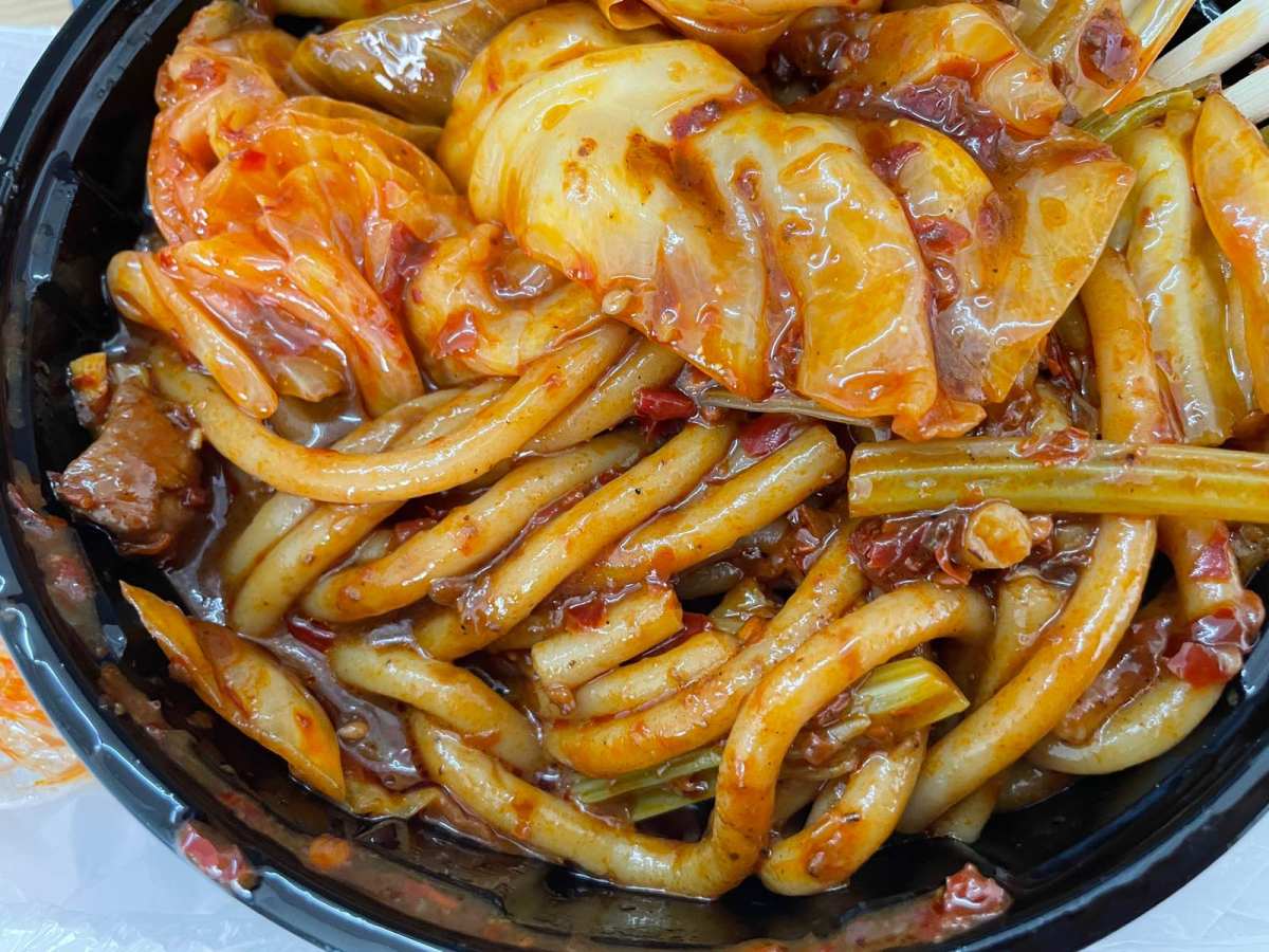 大学的时候有室友是新疆的，才开学的时候就对新疆的美食特别感兴