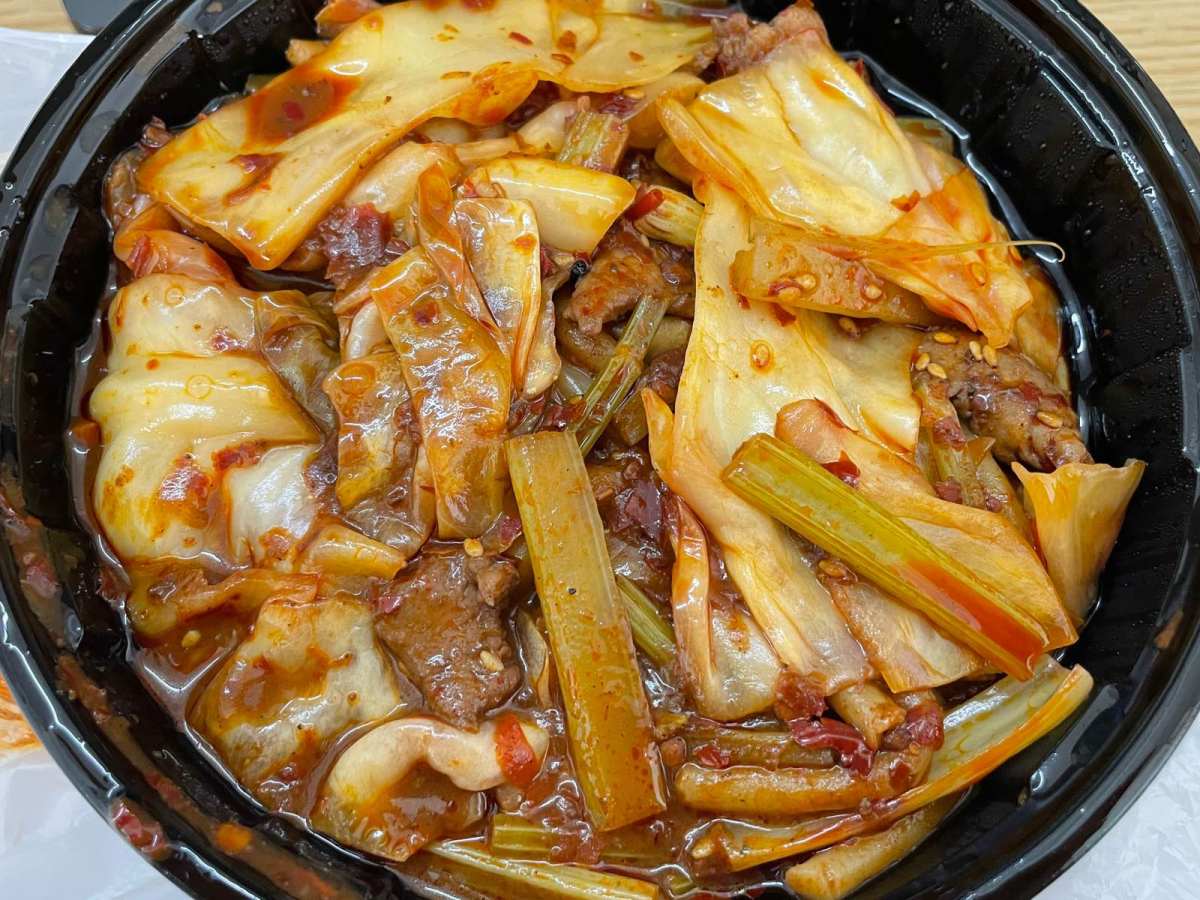 大学的时候有室友是新疆的，才开学的时候就对新疆的美食特别感兴