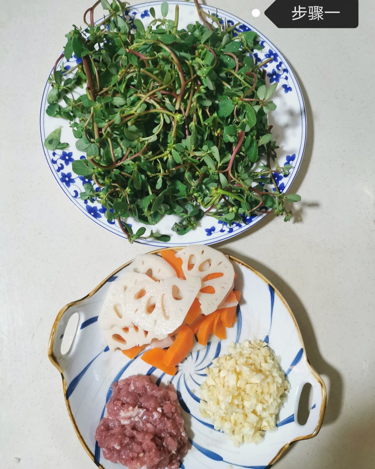 💁💁今天下午去菜地里摘菜，发现几块地都长满了马齿苋（如最