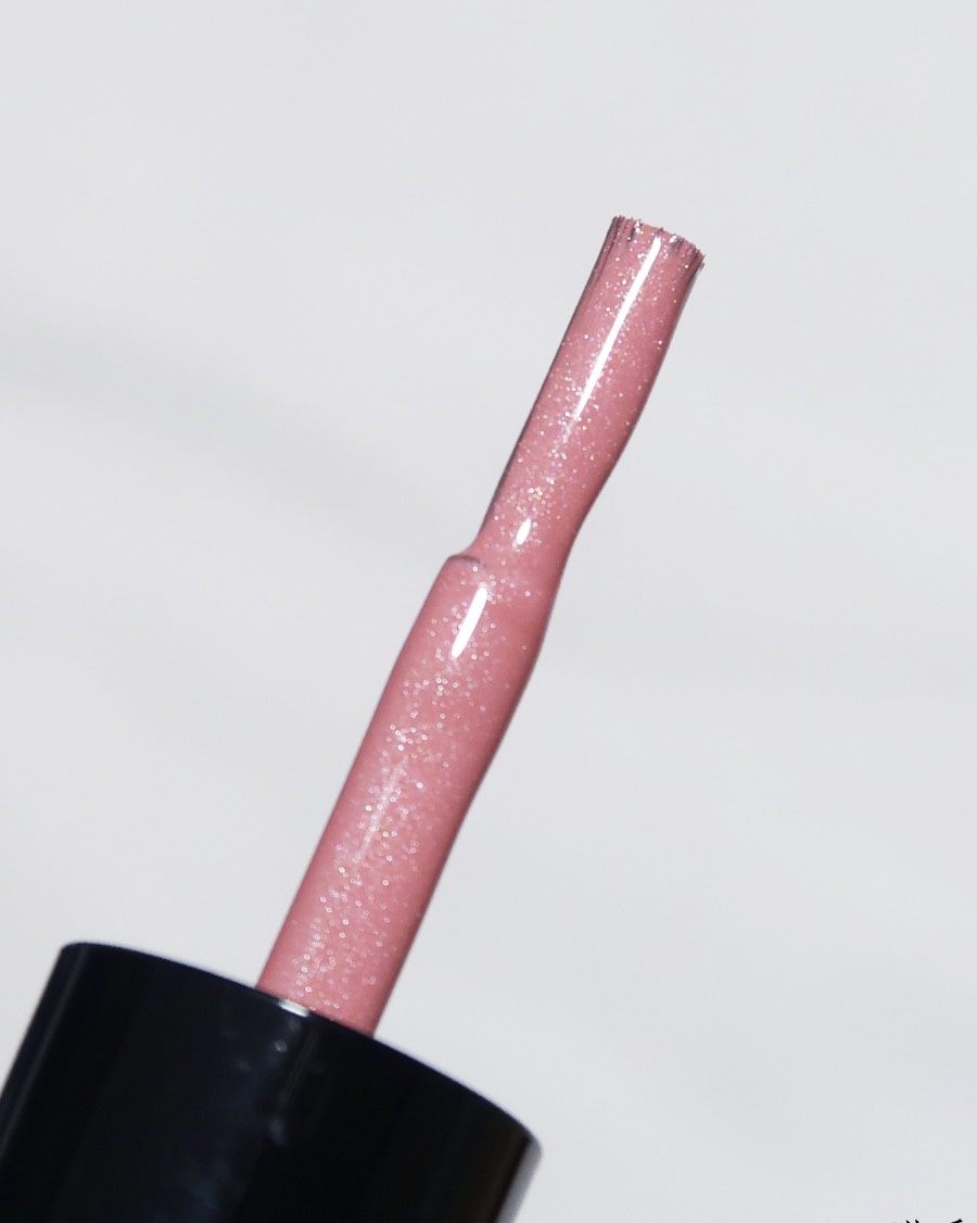 是个5ml的小样 非常少女的一个颜色，很有春天的氛围感 ad