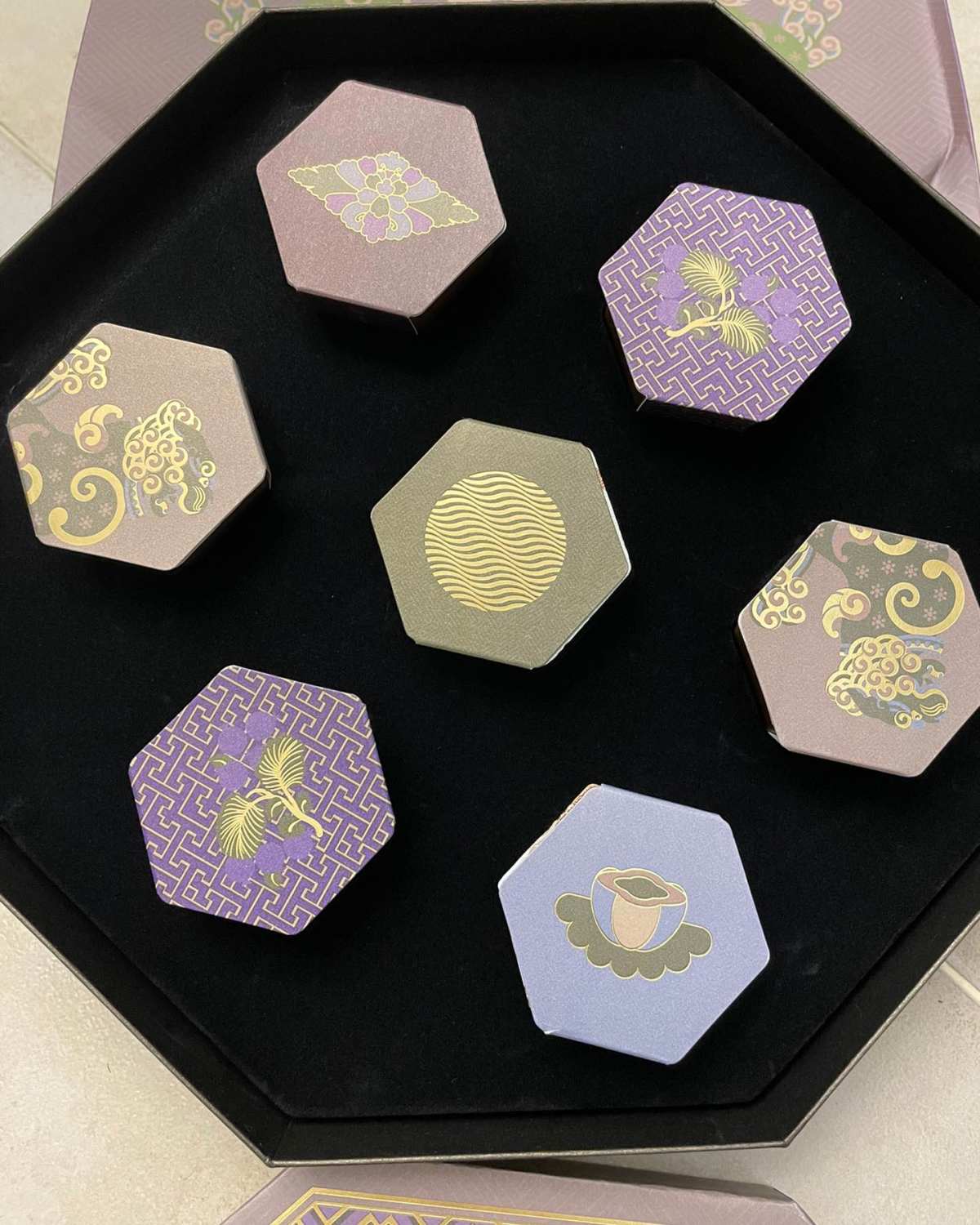 🌈昨天收到一个好大的一个快递，拆开发现是55社区中秋话题中
