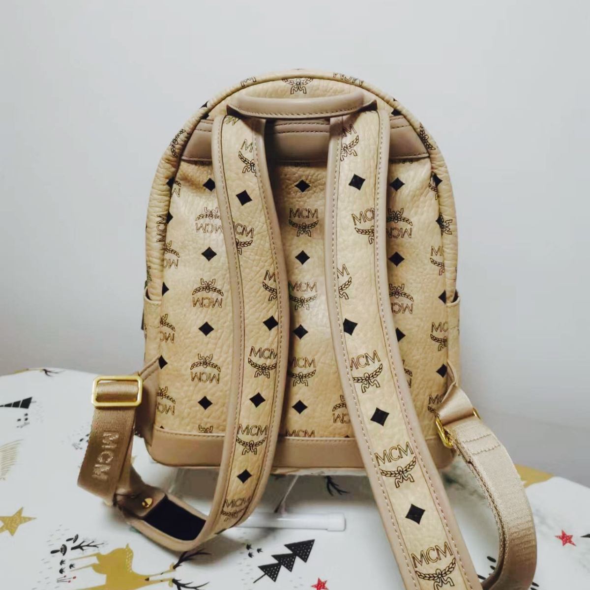 MCM火了那些年头真的当时人手一只的感觉😂男生买大号女生都