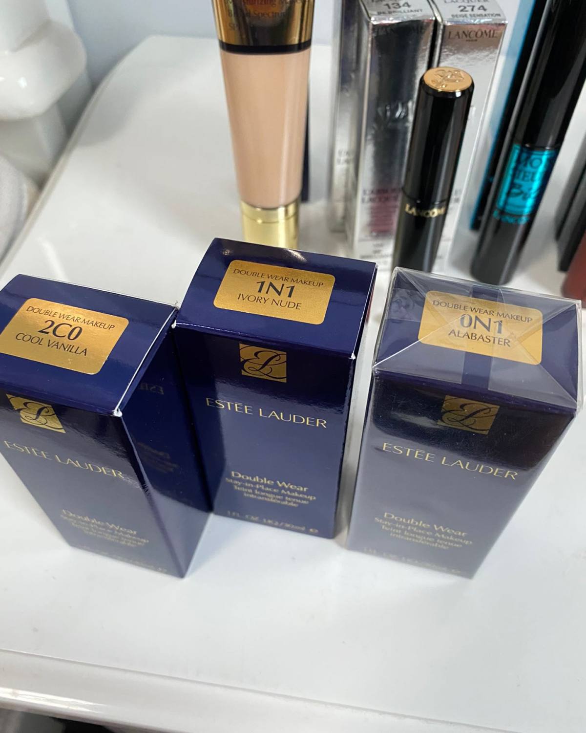 全部都是美版正装 全新的 色号如图 雅诗兰黛314金管口红1