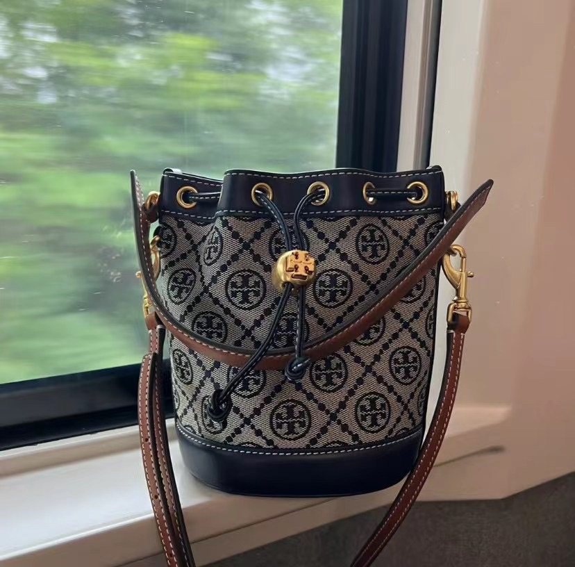 全新窄皮小水桶 现货💰2550，国内4250 Tory B