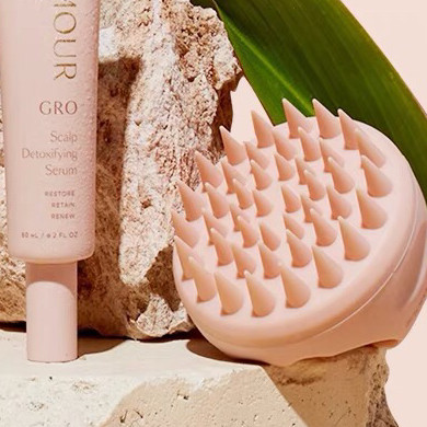 工作压力大熬夜就比较容易掉头发，除了使用洗发对头皮进行修护，