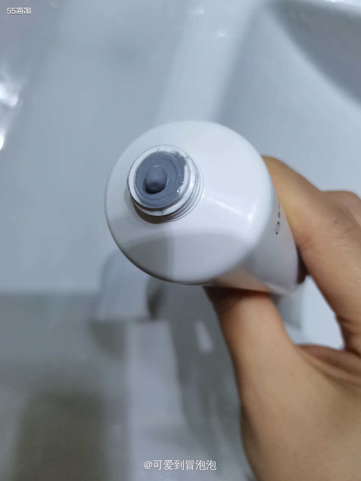 姐妹们还记得去年薅羊毛拿下的GlamGlow格莱魅白管洗面奶