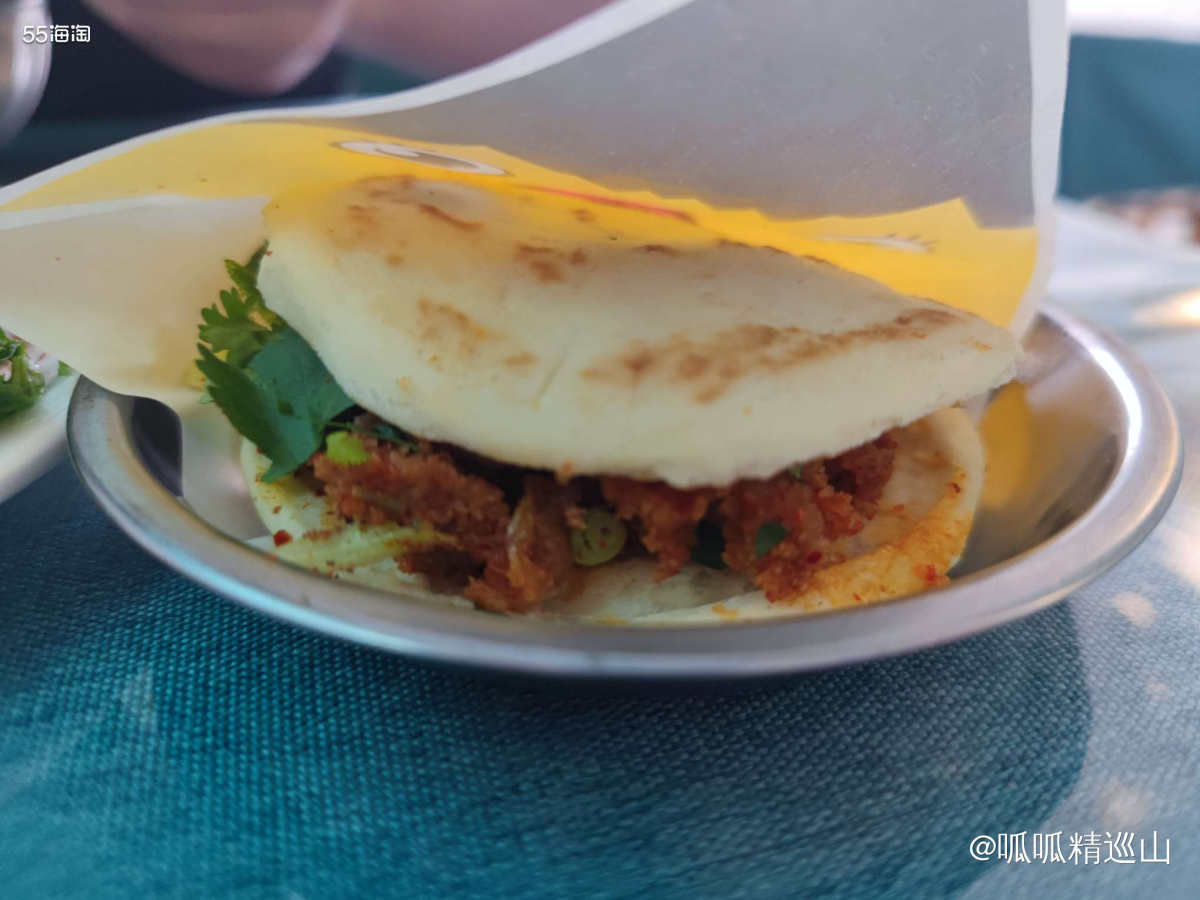 🔶今天下午刚到老家，就迫不及待去吃了乐山特色豆腐脑。其实我