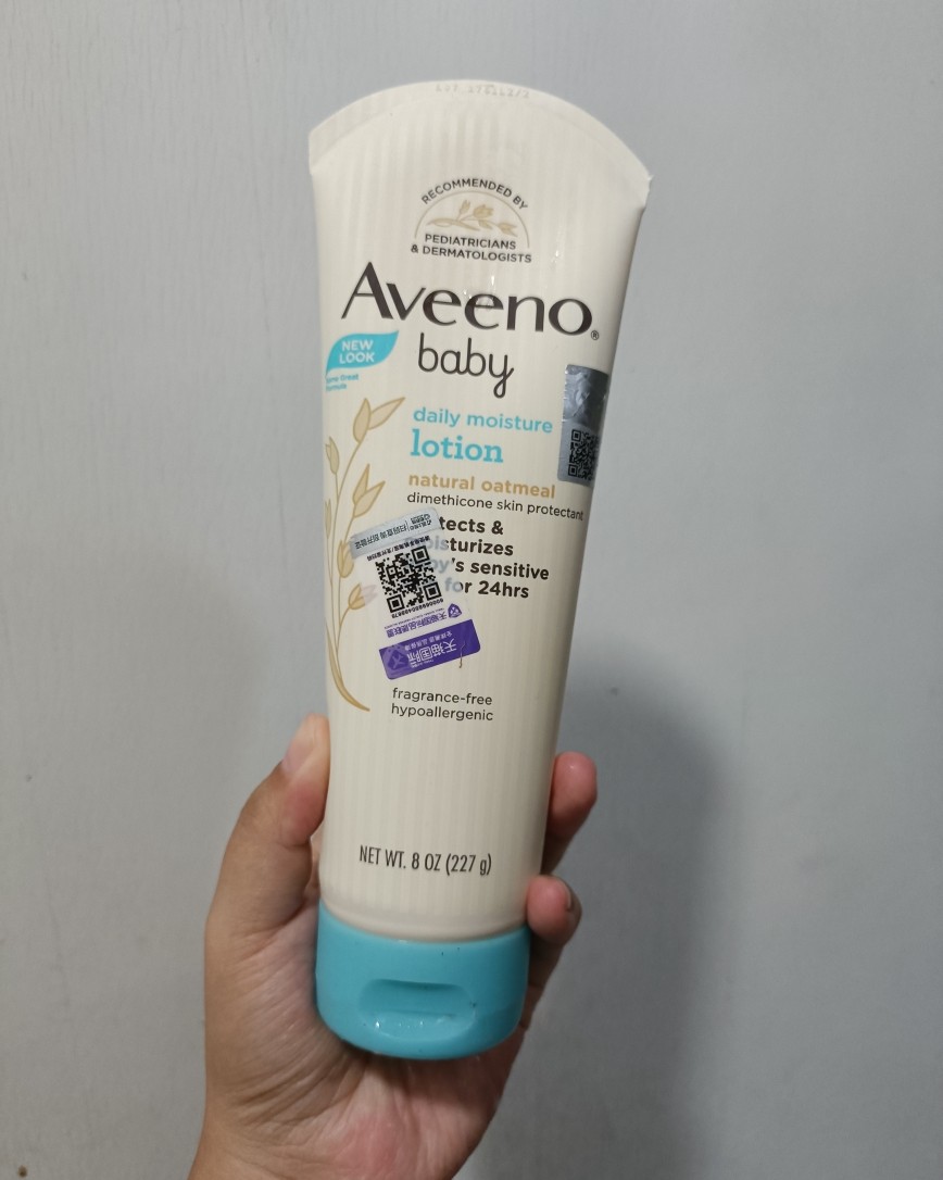 小朋友的洗护应该跟大人的分开，从洗衣服到洗澡都应该严格分开呢