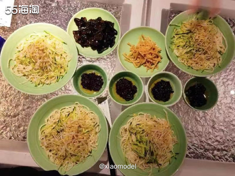🌸故宫也是北京必去的打卡景点之一啦！多年前我来过1次，这次